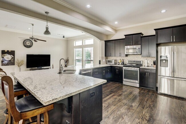 Foto del edificio - 1613 W 24th St