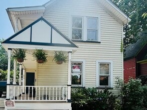 Building Photo - 843 College Ave
