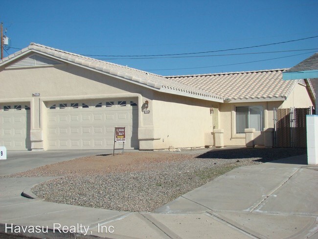 Building Photo - 2719 Blue Water Ln