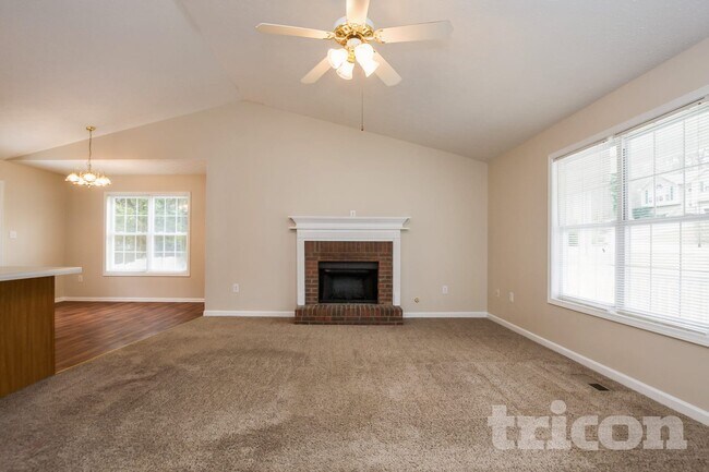 Building Photo - 302 Bethel Dr