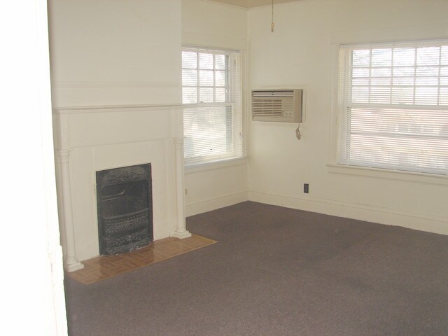 Living Room - 523 N 40th St