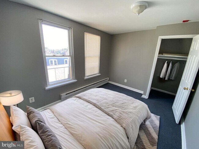 Foto del edificio - 408 E Roosevelt Blvd