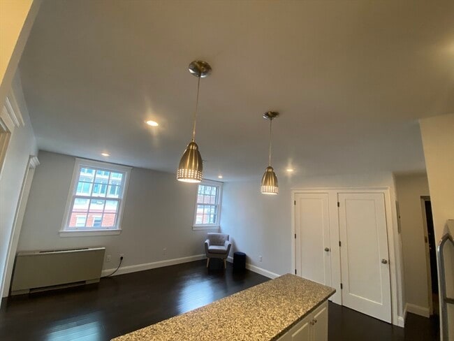 Building Photo - 27 Bowdoin St