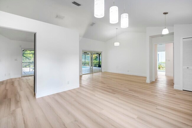 Foto del edificio - 10129 Canoe Brook Cir