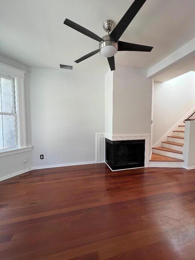 Building Photo - 952 Rhode Island St