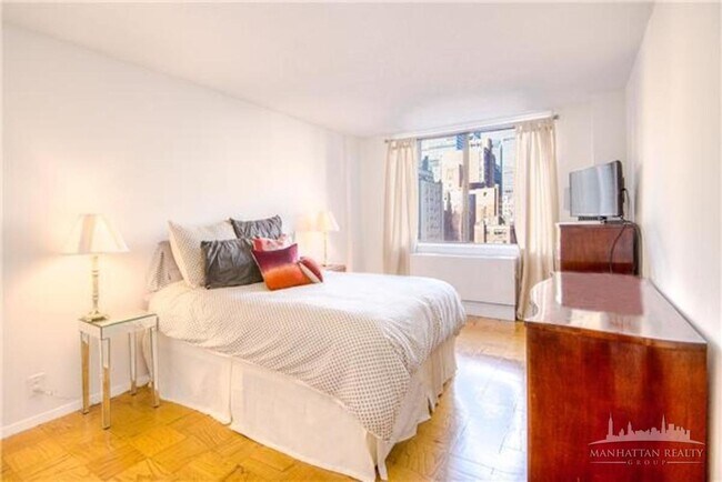 Foto del edificio - 314 E 34th St