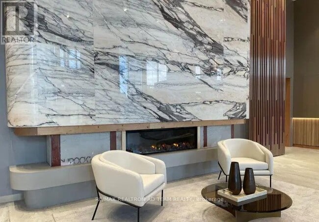 Photo du bâtiment - 1100-1100 Sheppard Ave W