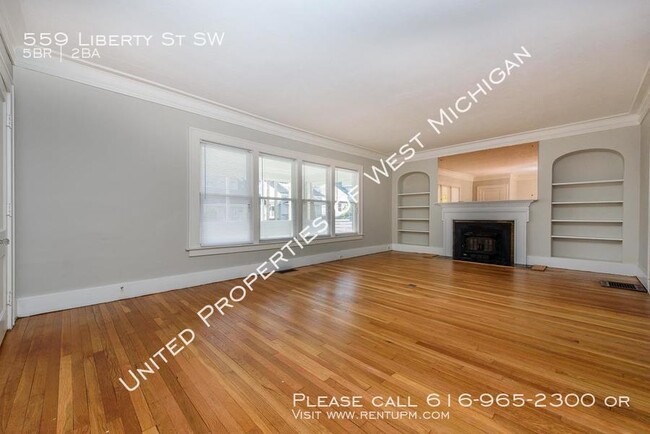 Building Photo - 559 Liberty St SW