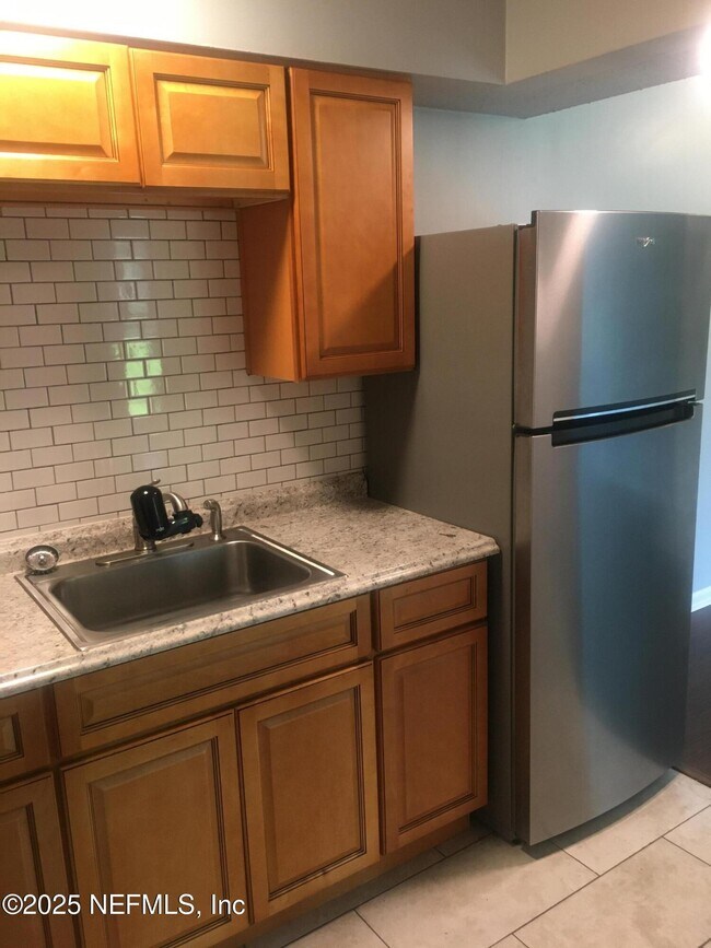 Foto del edificio - 3307 Mayflower St