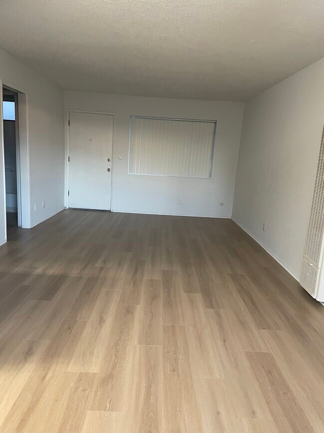 Vista desde el comedor - 3155 Rosecrans Ave