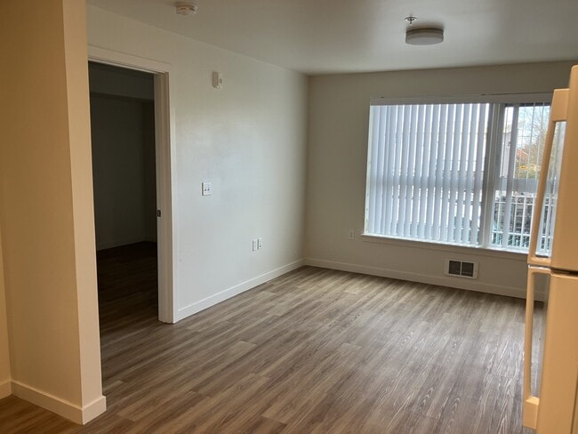 Building Photo - Madrona Square