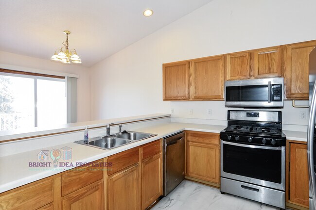 Foto del edificio - 2737 Douglas Dr N