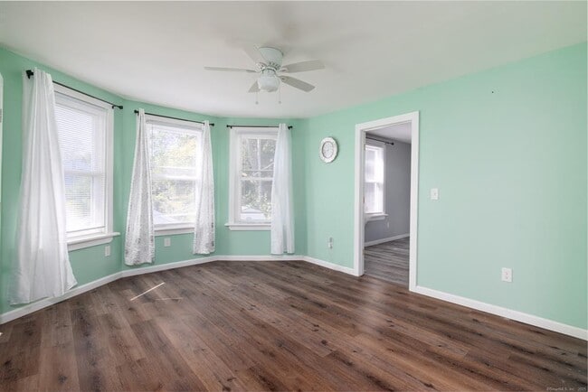 Building Photo - 27 Wood St