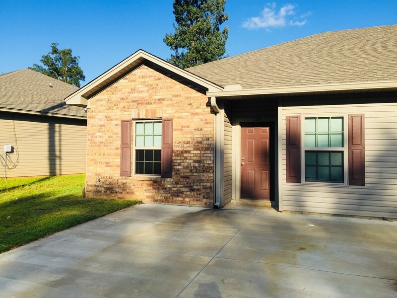 367 Standard Reed Rd, West Monroe, LA 71291 Condo for Rent in West