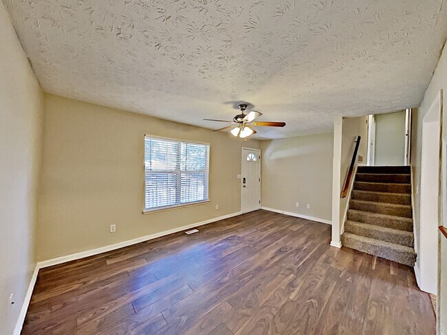 Building Photo - 120 Cottonwood Loop