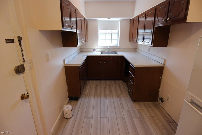 Foto del edificio - 211 Lake Shore Rd