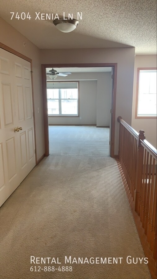 Building Photo - Beautiful 3 Bedroom Townhome in Quiet Area!