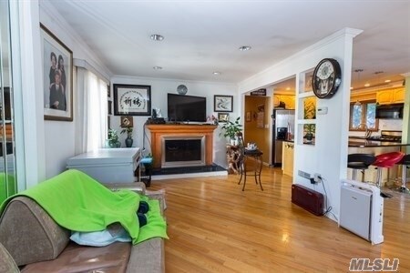 Building Photo - 208-14 15th Ave