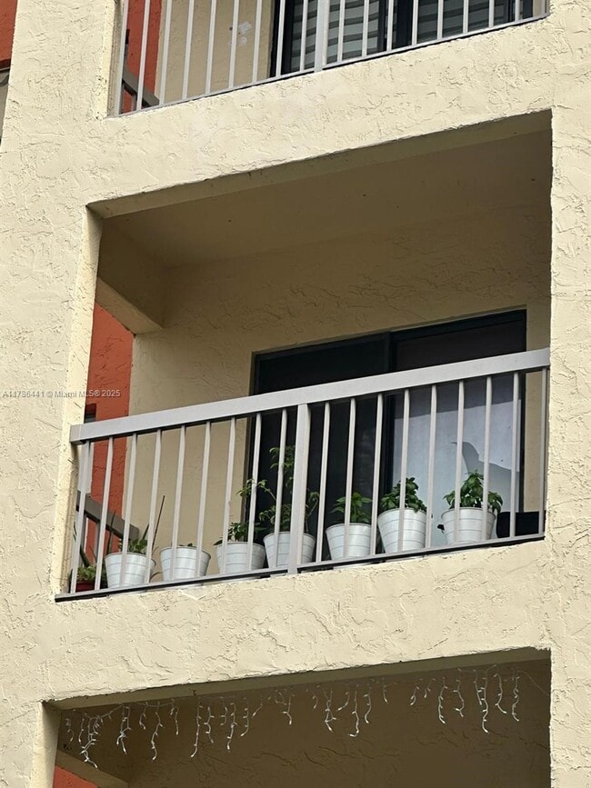 Foto del edificio - 8180 Geneva Ct