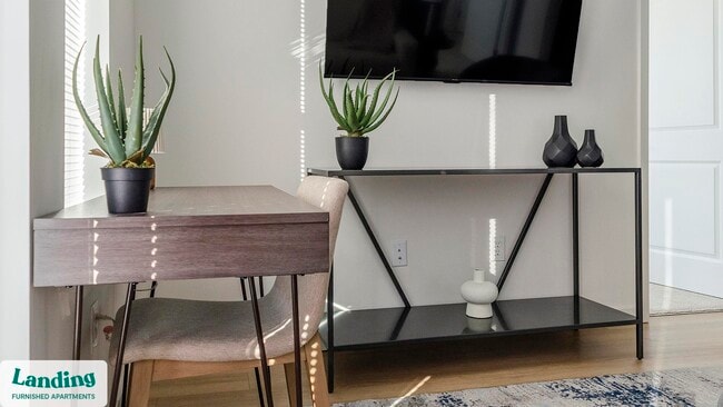 Building Photo - 650 N Main St