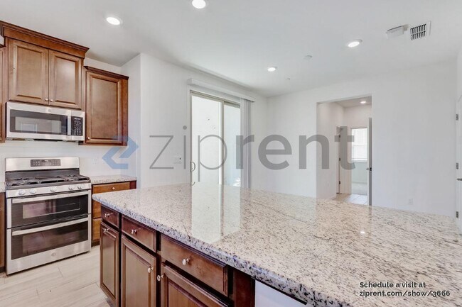 Foto del edificio - 9315 Mystic Lake Alley