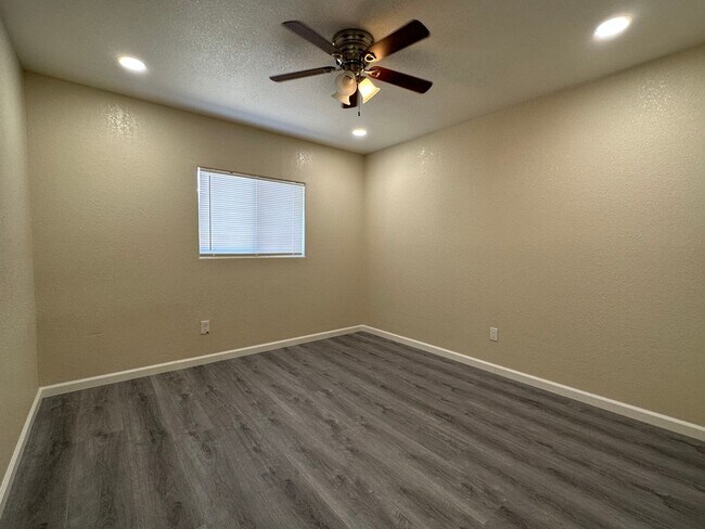 Foto del edificio - Chula Vista - 2bd/1ba Home in the Heart of...