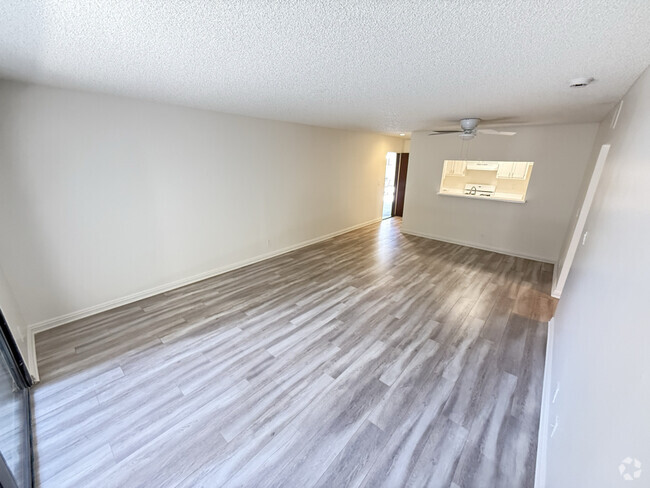 Building Photo - 15020 Burbank Blvd
