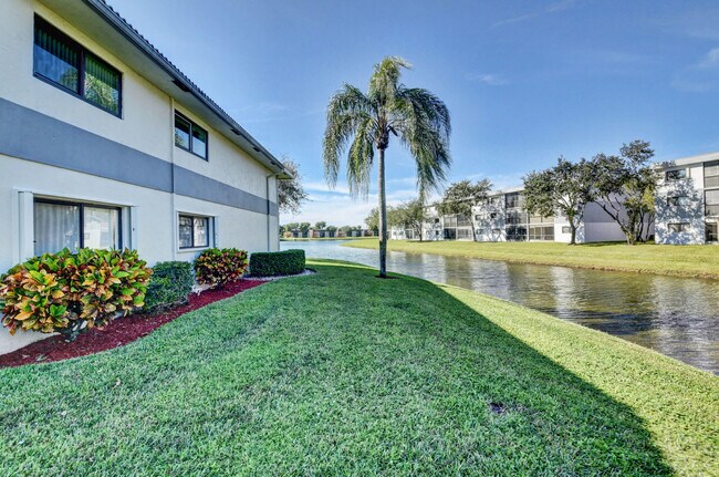 Building Photo - 15251 Lakes of Delray Blvd