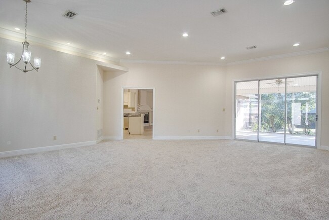 Building Photo - Festive Move-In Special! 4BR/3BA Lenox Gem...