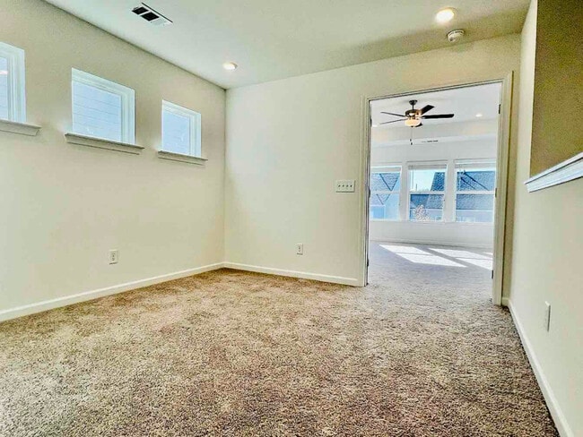 Photo - 124 Windover Wy House