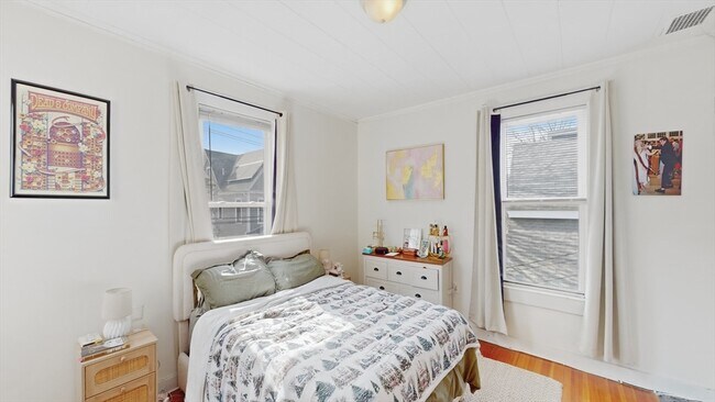 Foto del edificio - 64 Winslow Ave