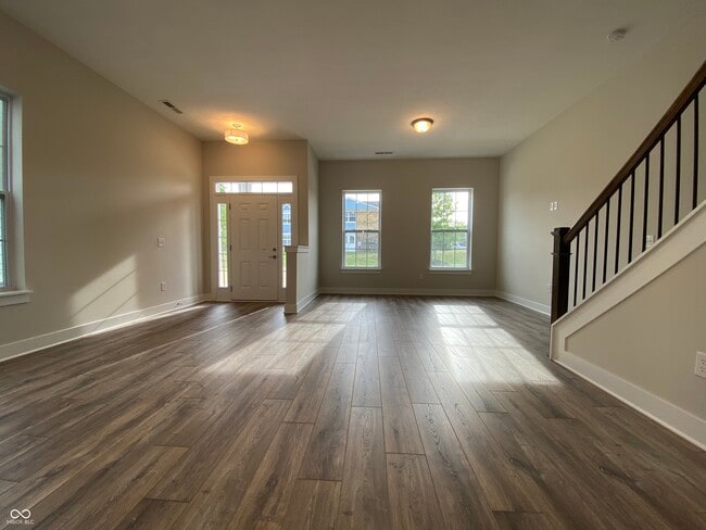 Building Photo - 1070 Valentine Ln