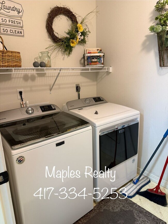 Foto del edificio - STUNNING 2 bedroom, 2 bathroom condo at Pointe Royale