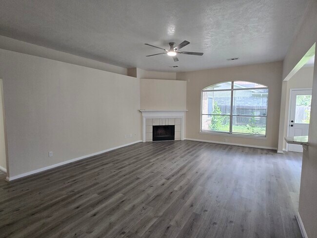 Building Photo - 1806 Laurel Bay Dr