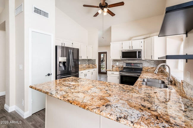 Foto del edificio - 2717 E Dry Creek Rd