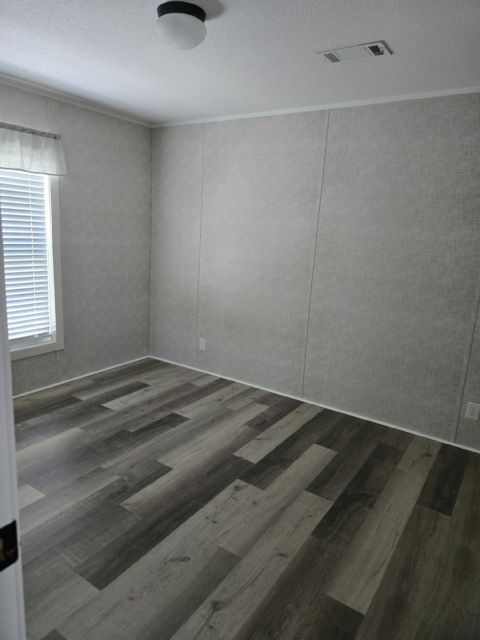 Foto del edificio - 12300 Seminole Blvd