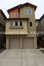 Building Photo - 17 Rio Viale Ct