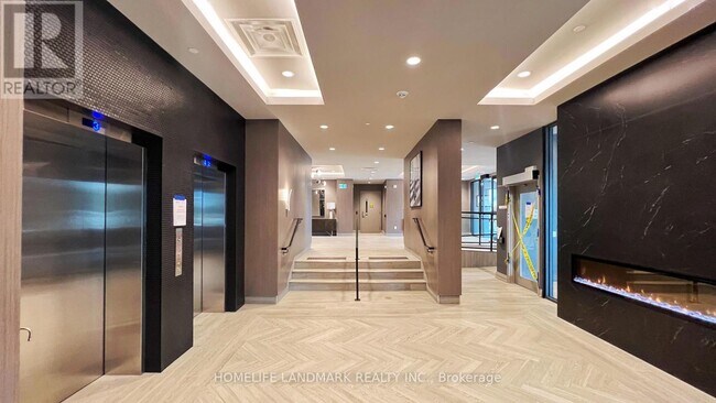 Building Photo - 95 Dundas St W