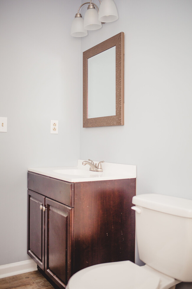 En-suite Bathroom - 319 Autumn Ln