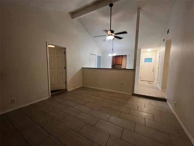 Building Photo - 5101 Meadow Creek Cove
