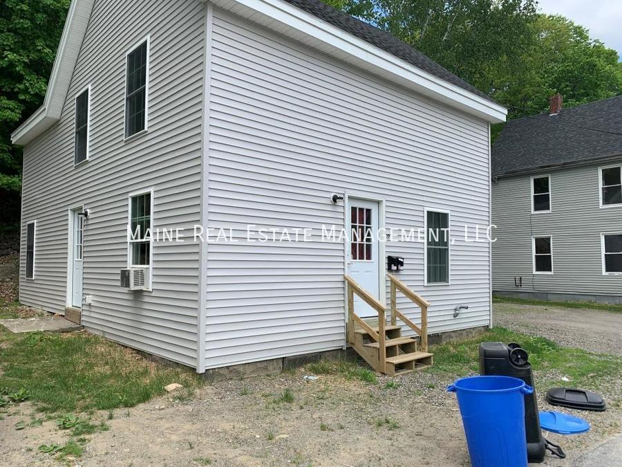 27 Margin St Unit 1, Orono, ME 04473 Room for Rent in Orono, ME