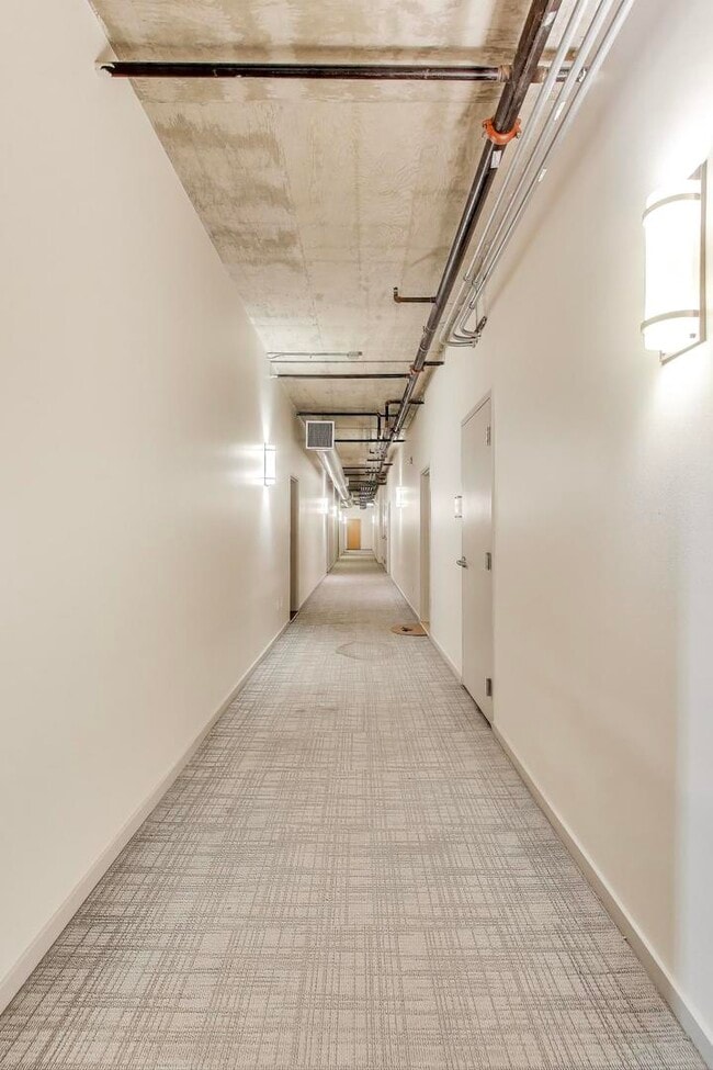 Foto del edificio - 933 W Van Buren St