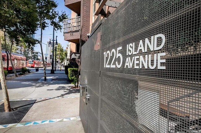 Building Photo - 1225 Island Ave