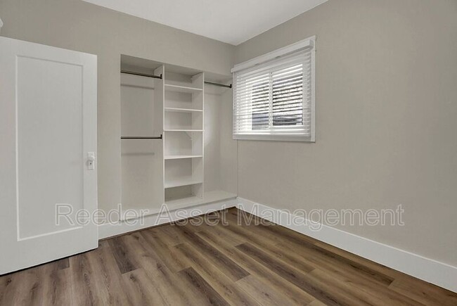 Building Photo - 3002 Porter Ave