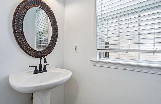 Foto del edificio - 5157 Wellisford Ct NW