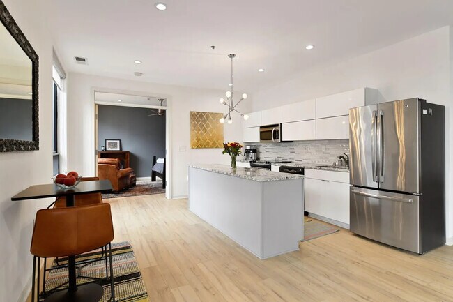 Foto del edificio - 3116 W Lake St
