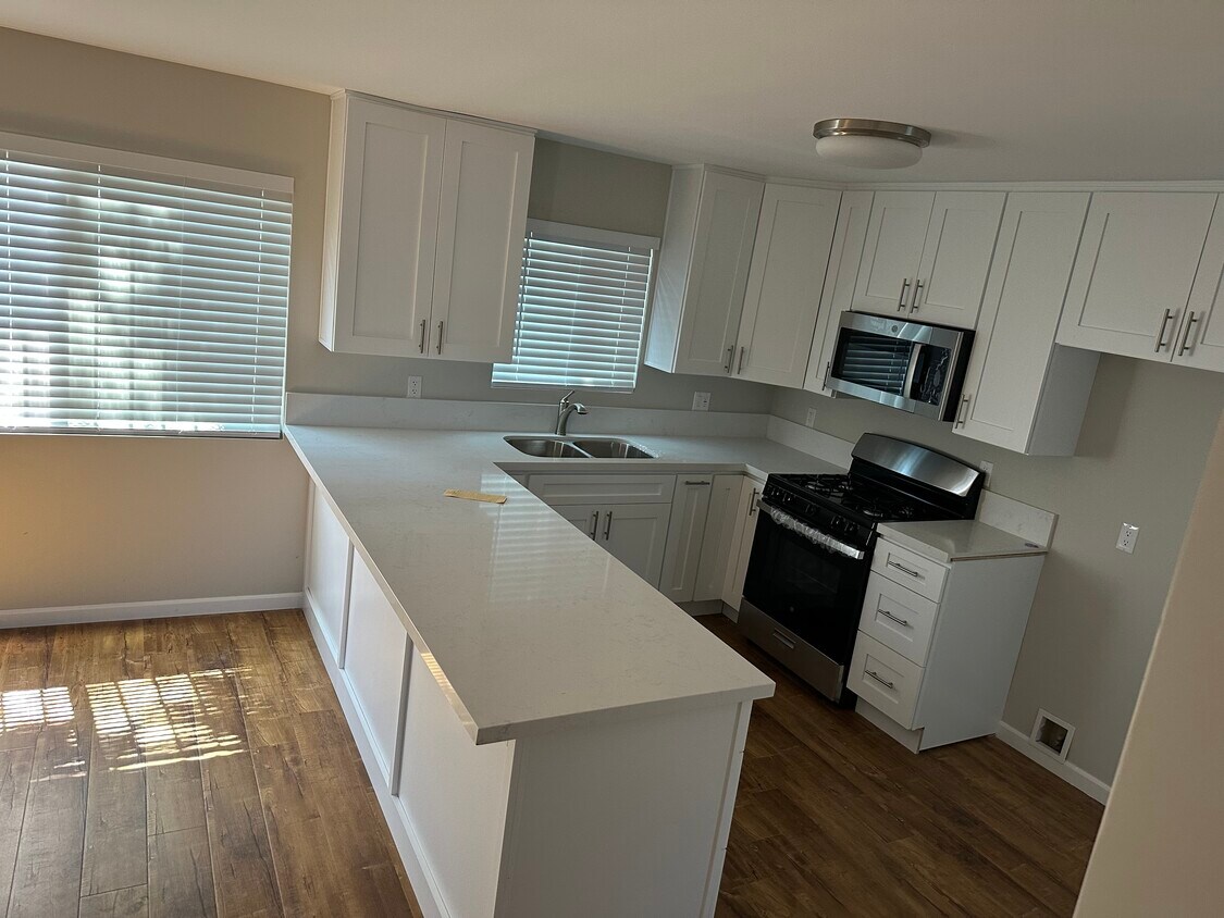 Cocina/Sala de estar - 8725 Holmes Ave
