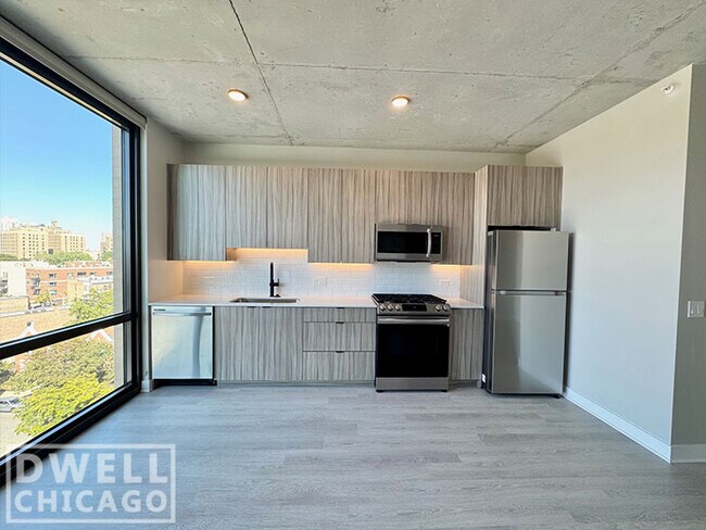 Foto del edificio - 4649 N Broadway St
