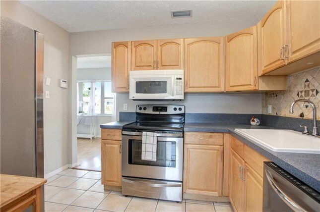 Building Photo - 6700 33rd Ave N, Saint Petersburg, FL 33710