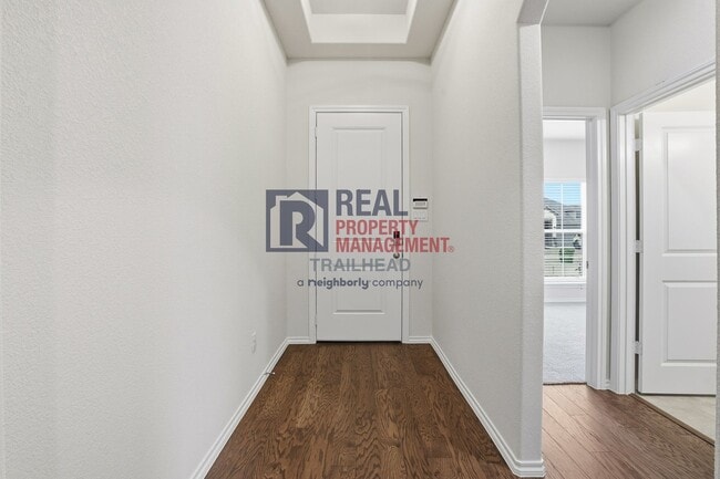 Building Photo - Well-Appointed 4-Bedroom Home with Open Layout